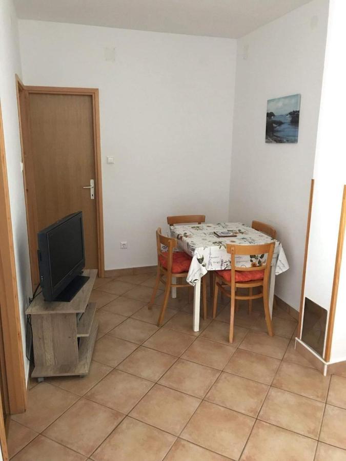 Apartmani Anita Malinska Luaran gambar