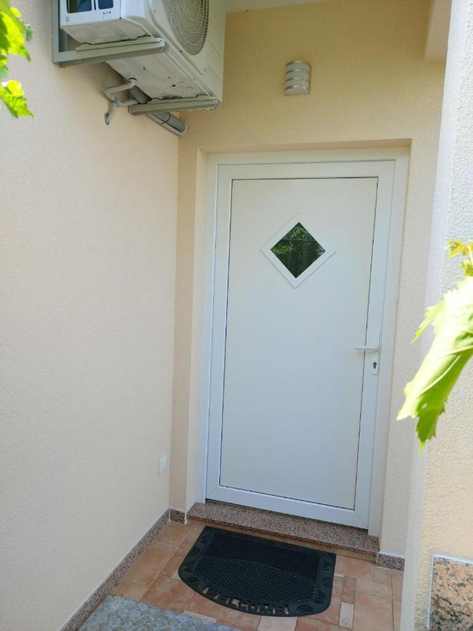 Apartmani Anita Malinska Luaran gambar