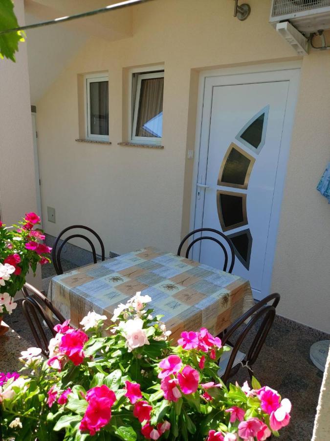 Apartmani Anita Malinska Luaran gambar